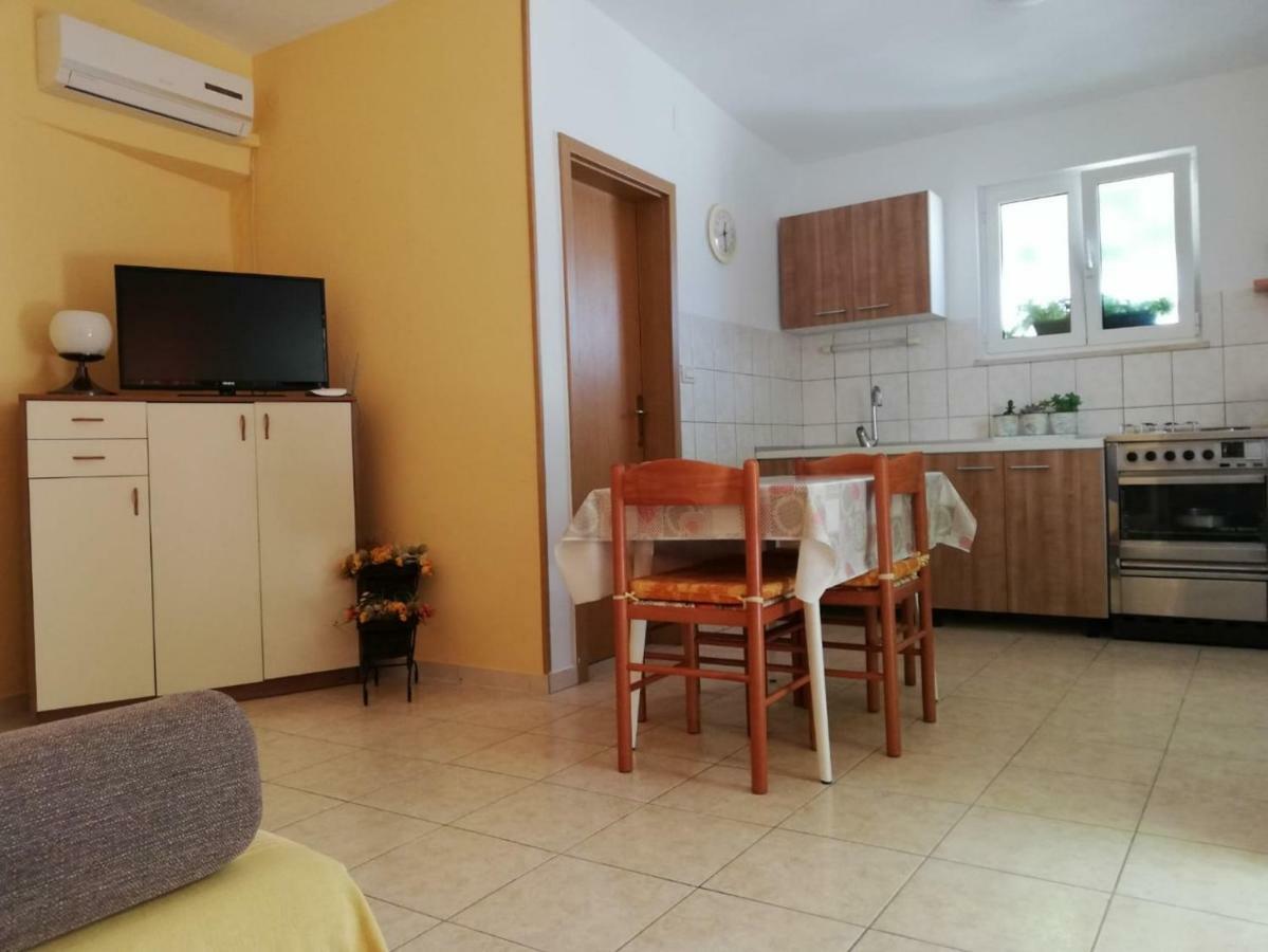 Apartment Center Tonka Макарска Екстериор снимка
