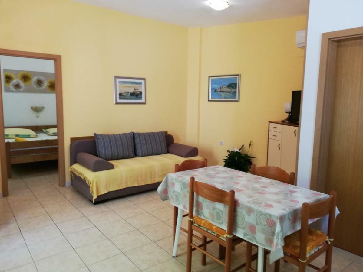 Apartment Center Tonka Макарска Екстериор снимка