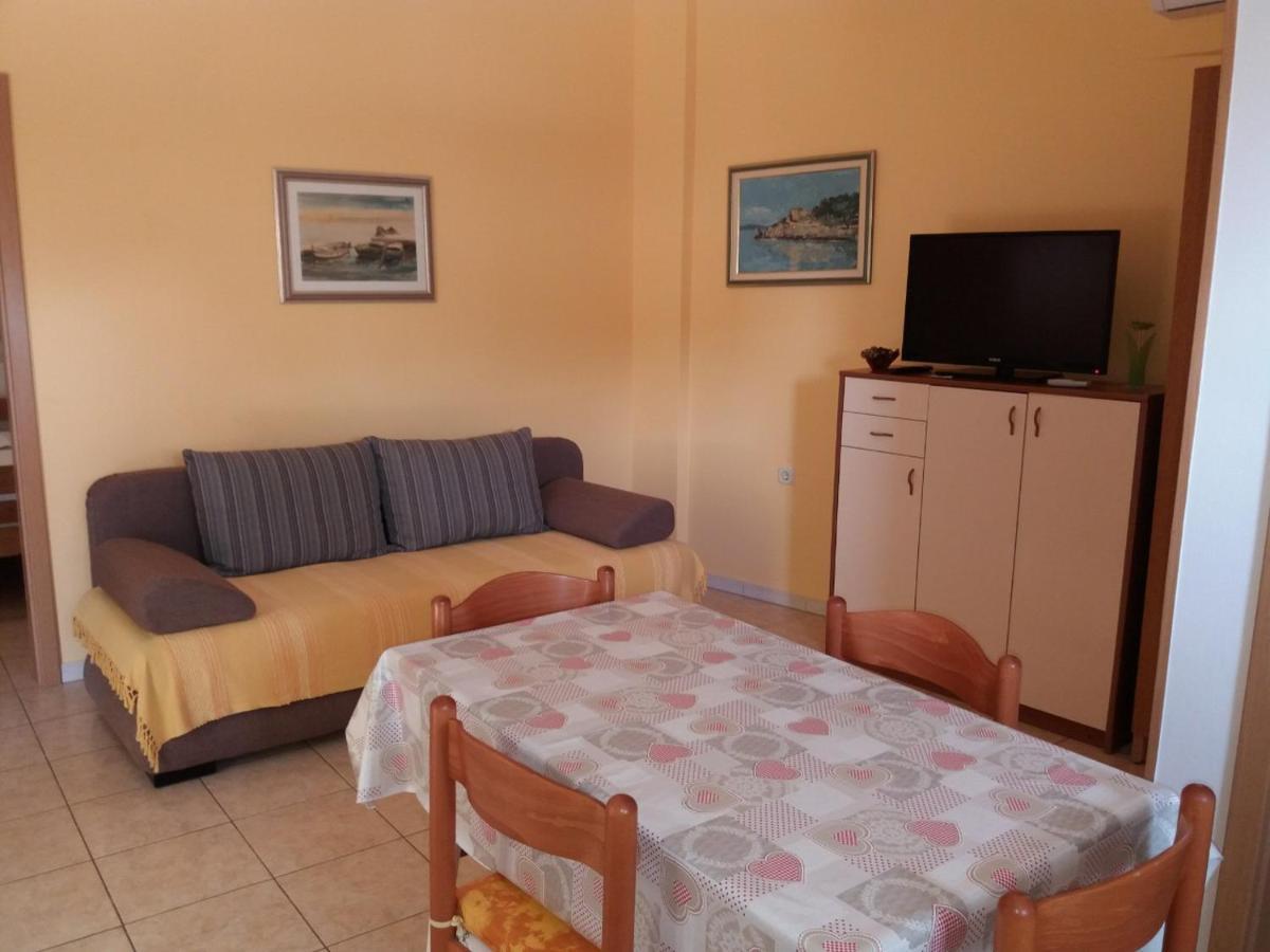 Apartment Center Tonka Макарска Екстериор снимка